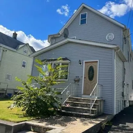 Rent this 3 bed house on 414 9th Street in Carlstadt, Bergen County
