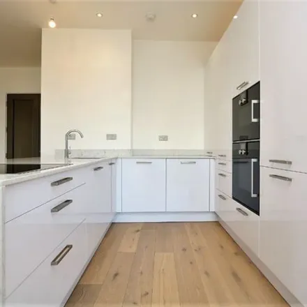 Rent this 3 bed apartment on Park Quadrant in Glasgow, G3 6BD