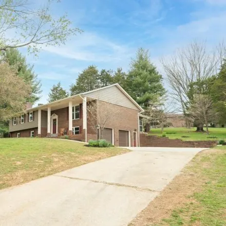 Image 3 - 1340 Walters Drive, Crockett Ridge, Morristown, TN 37814, USA - House for sale