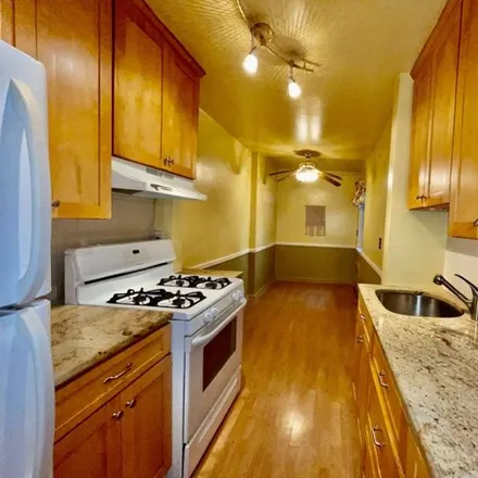 Image 7 - 50 White Oak Street, Pine Brook, City of New Rochelle, NY 10801, USA - Apartment for sale