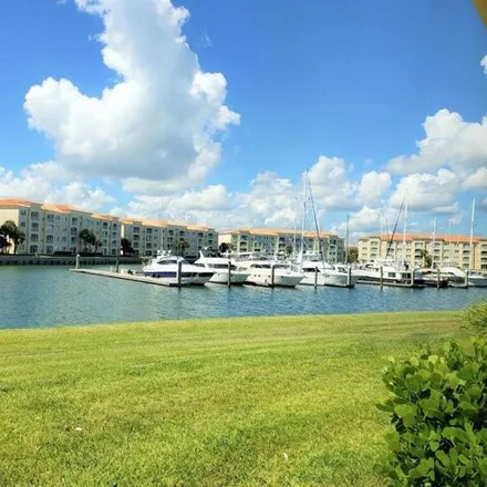 Image 1 - 34 Harbour Isle Drive, Fort Pierce, FL 34949, USA - Condo for rent