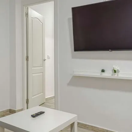 Rent this 3 bed apartment on Carrer del Doctor Lluch in 293, 46011 Valencia