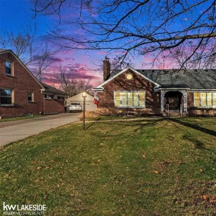 Buy this 4 bed house on 1182 Elford Court in Grosse Pointe Woods, MI 48236