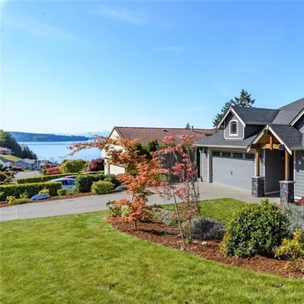 Buy this 3 bed house on 2851 Chambers Bay Drive in Steilacoom, Pierce County