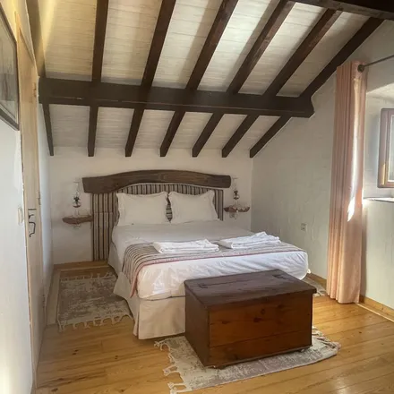 Rent this 3 bed apartment on Casal da Carrasqueira in Rua da Cabine, 2500-632 Caldas da Rainha