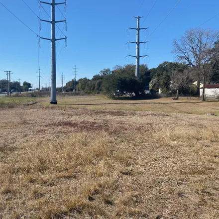 Buy this studio house on 3601 Azalea Drive in Dorchester, North Charleston