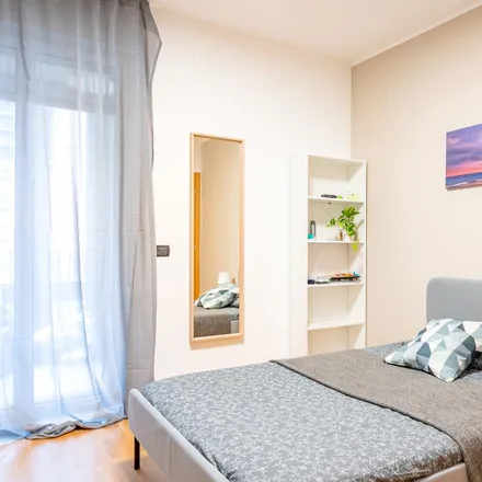 Rent this 3 bed room on Piazzale Egeo in 9, 20126 Milan MI