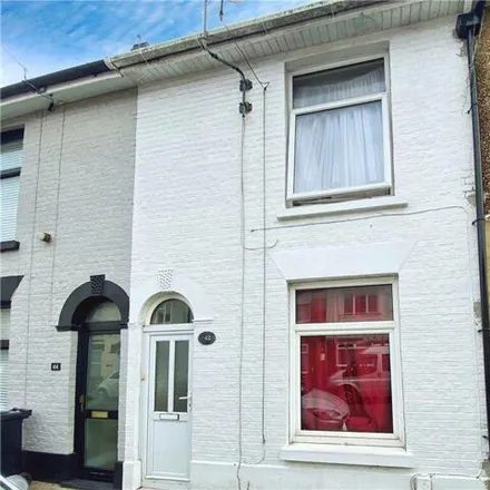 Buy this 3 bed townhouse on Winchester Road in Portsmouth, PO2 7PS
