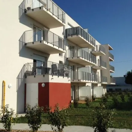 Rent this 2 bed apartment on 117 Rue de Telouze in 79000 Niort, France