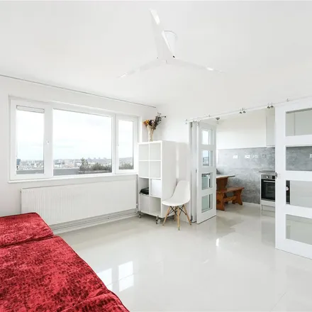 Image 5 - Skinner Street, London, EC1R 0HR, United Kingdom - Apartment for rent