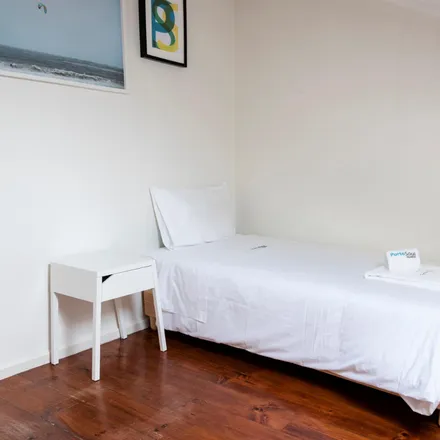 Rent this 8 bed room on Rua da Aliança in 4250-162 Porto, Portugal