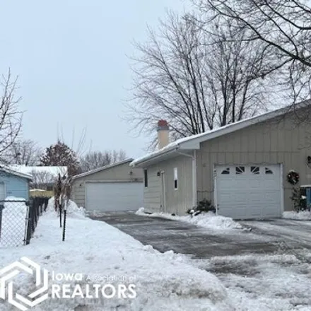 Buy this 3 bed house on 442 East Harlan Street in Mount Pleasant, IA 52641