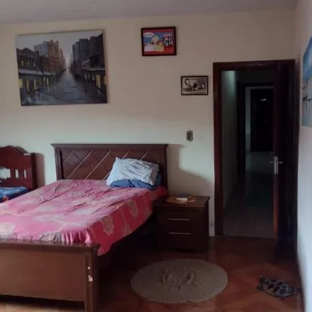 Buy this 3 bed house on Rua Bolívia in Jardim Quisisana, Poços de Caldas - MG