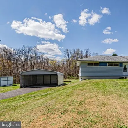 Image 2 - 18866 Maryland Highway, Bloomington, Garrett County, MD 21561, USA - House for sale
