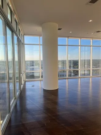 Image 2 - Studio 6 Fitness, Park Lane South, Dallas, TX 75231, USA - Apartment for rent