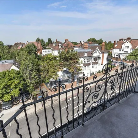 Rent this 4 bed apartment on Fortune Green Road in London, NW3 7BL