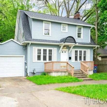 Buy this 3 bed house on 1104 Alexander Street Southeast in Grand Rapids, MI 49507