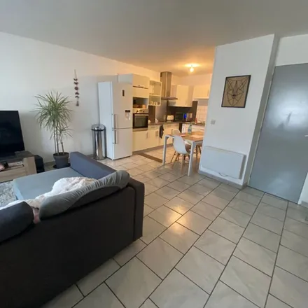 Rent this 3 bed apartment on 2 Route de Metz in 54700 Bouxières-sous-Froidmont, France