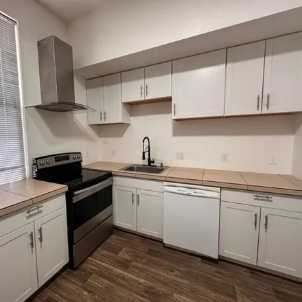 Image 4 - Colorado Glass Connection, 129 North Wahsatch Avenue, Colorado Springs, CO 80903, USA - Apartment for rent