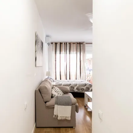 Image 8 - Carrer de Joan Gamper, 22, 08014 Barcelona, Spain - Apartment for rent