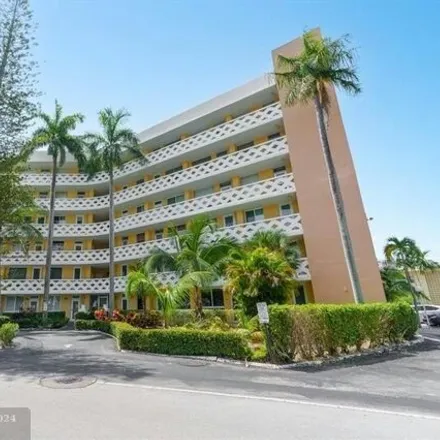 Buy this 2 bed condo on Northeast 9th Street in Sunrise Key, Fort Lauderdale