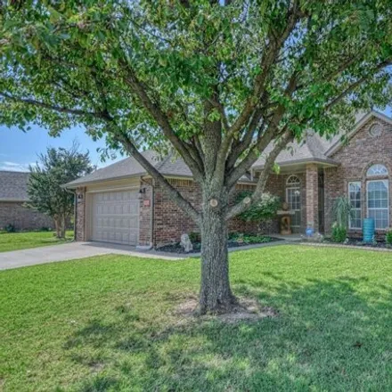 Buy this 3 bed house on 2404 Knollwood St in Norman, Oklahoma