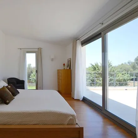 Rent this 5 bed house on Es Raiguer in carrer de Sant Sebastià, 07350 Binissalem