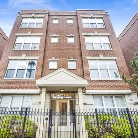 Buy this 3 bed condo on 710 West Eastman Street in Chicago, IL 60622