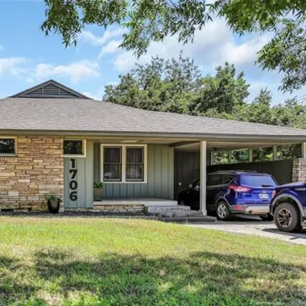 Buy this 3 bed house on 1748 Broadway Place in Ardmore, OK 73401