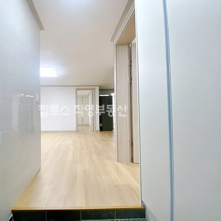 Rent this 3 bed apartment on 서울특별시 관악구 봉천동 1643-25