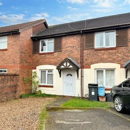 Buy this 2 bed townhouse on Friesland Close in Swindon, SN5 5YG