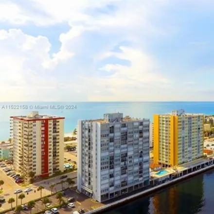 Image 4 - South Ocean Drive, Beverly Beach, Hollywood, FL 33009, USA - Condo for sale