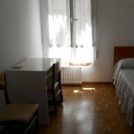 Rent this 5 bed room on Calle Padre Cámara in 19, 23