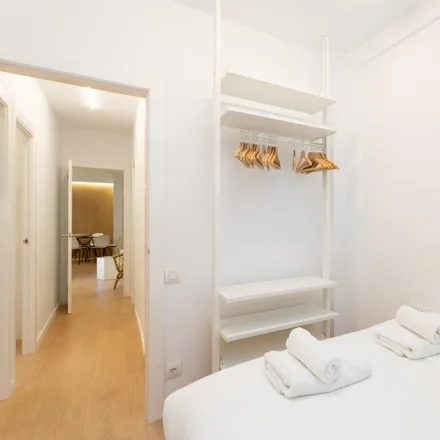 Image 3 - Carrer de Casanova, 122, 124, 08001 Barcelona, Spain - Apartment for rent