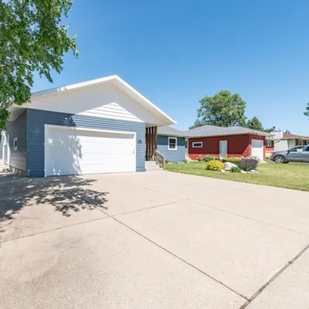 Image 3 - 1034 N 29th St, Bismarck, North Dakota, 58501 - House for sale