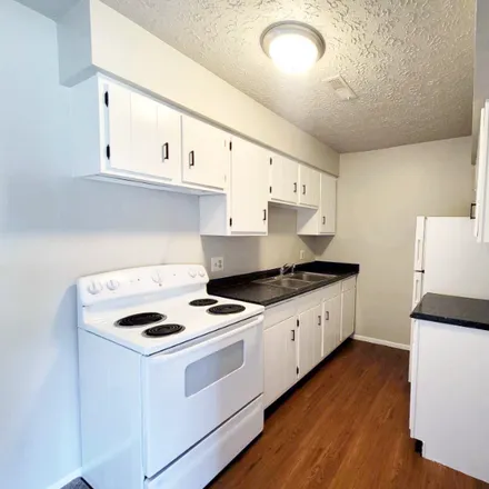 Rent this 2 bed condo on 1105 W Maple St