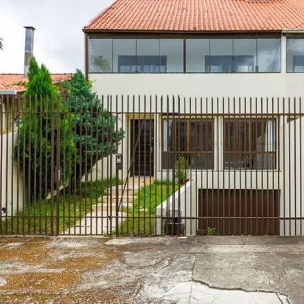 Rent this 3 bed house on Rua Governador Agamenon Magalhães 50 in Tarumã, Curitiba - PR