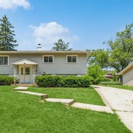 Rent this 4 bed house on 1340 Gentry Road in Hoffman Estates, Schaumburg Township