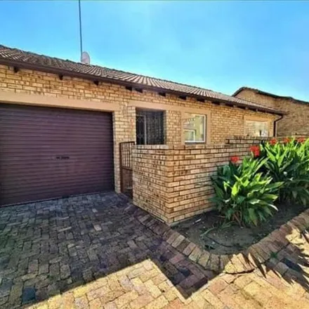 Image 2 - Klasie Havenga Road, Metsimaholo Ward 7, Metsimaholo Local Municipality, South Africa - Townhouse for rent