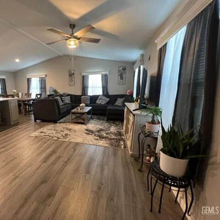 Image 2 - 258 Mary Kay Ln, Bakersfield, California, 93308 - Apartment for sale