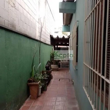 Rent this 3 bed house on Rua Francisco Andrade in Jardim Mangalot, São Paulo - SP