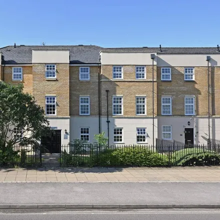 Rent this 2 bed apartment on Hand Car Wash in Leeman Road, York
