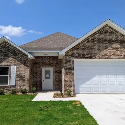 Rent this 4 bed house on 1299 Candice Drive in Whitehouse, TX 75791