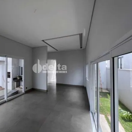 Buy this 2 bed house on Avenida 01 in Laranjeiras, Uberlândia - MG