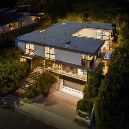 Image 1 - 1894 North Doheny Drive, Los Angeles, CA 90069, USA - House for sale