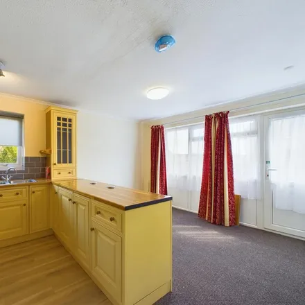 Image 3 - Highlands, Banbury, OX16 1XH, United Kingdom - House for rent