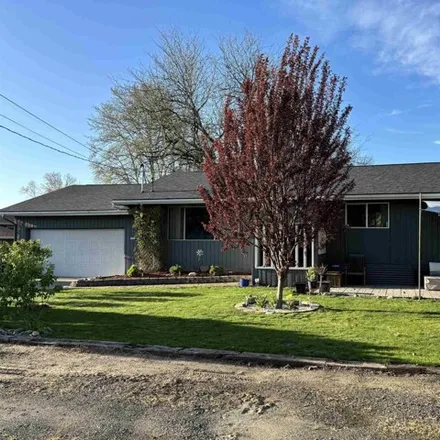Buy this 4 bed house on 499 Park Drive in Lewiston, ID 83501