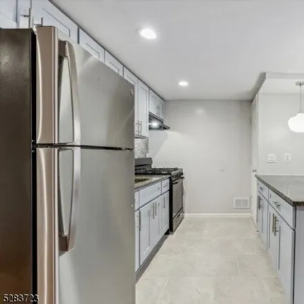 Image 3 - 339 Forrest Street, West Bergen, Jersey City, NJ 07304, USA - Condo for rent