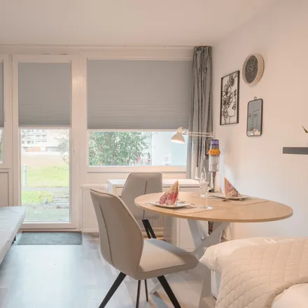 Rent this 2 bed apartment on Parkplatz St.-Martin-Kirche in Kosselhof, 30627 Hanover