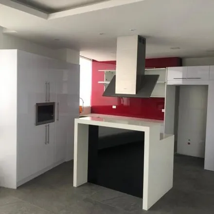 Rent this 2 bed apartment on Oe8A in 170100, Quito